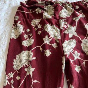 LuLaRoe Buttery Soft Maroon Flower Leggings